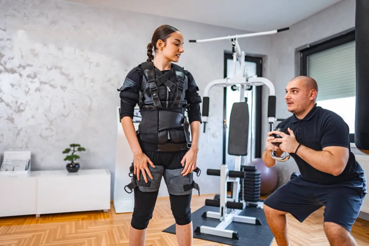 Trening EMS na czym polega i jakie przynosi korzyści dla ciała