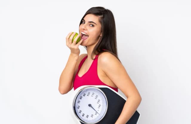 Jak schudnąć 5 kg w tydzień bez ćwiczeń – czy to możliwe?